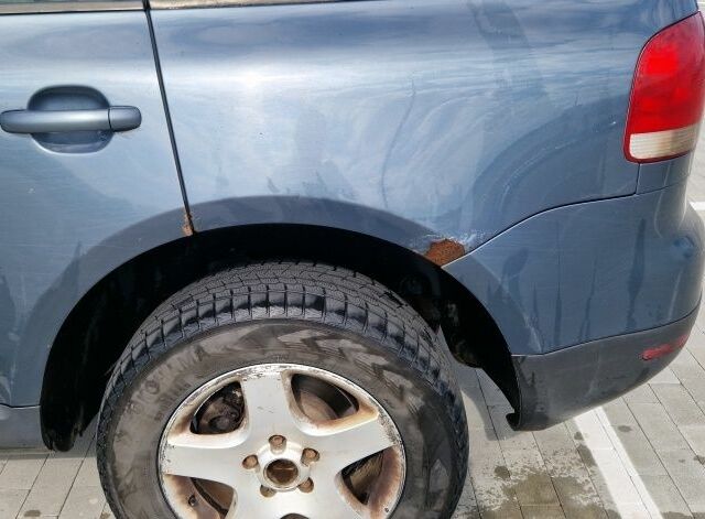 Сірий Фольксваген Туарег, об'ємом двигуна 2.5 л та пробігом 310 тис. км за 3650 $, фото 4 на Automoto.ua