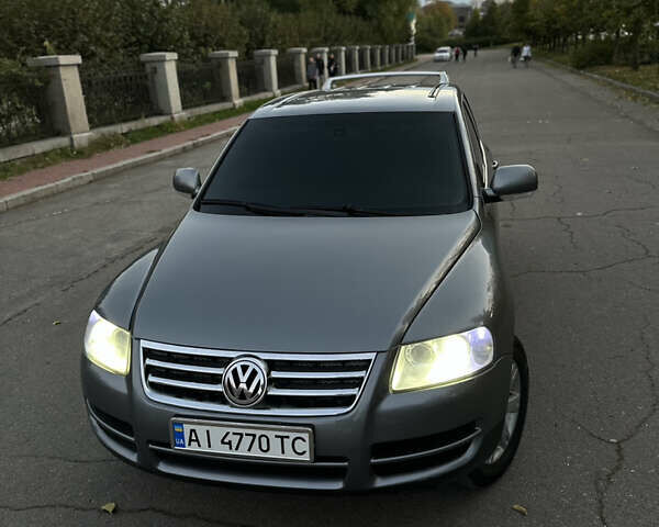 Серый Фольксваген Туарег, объемом двигателя 3 л и пробегом 220 тыс. км за 8250 $, фото 3 на Automoto.ua