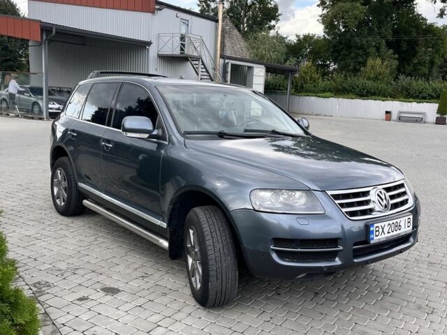 Сірий Фольксваген Туарег, об'ємом двигуна 2.5 л та пробігом 300 тис. км за 6800 $, фото 2 на Automoto.ua