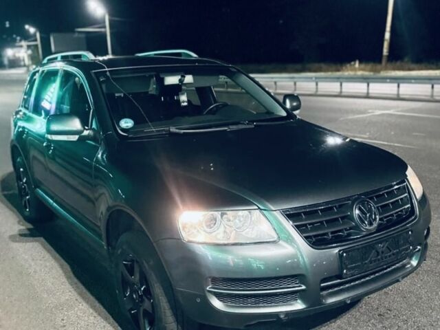 Серый Фольксваген Туарег, объемом двигателя 2.5 л и пробегом 350 тыс. км за 4700 $, фото 4 на Automoto.ua