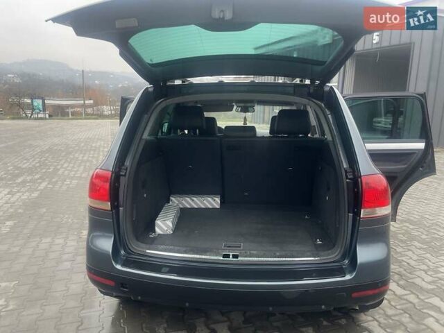 Серый Фольксваген Туарег, объемом двигателя 2.97 л и пробегом 272 тыс. км за 8700 $, фото 8 на Automoto.ua