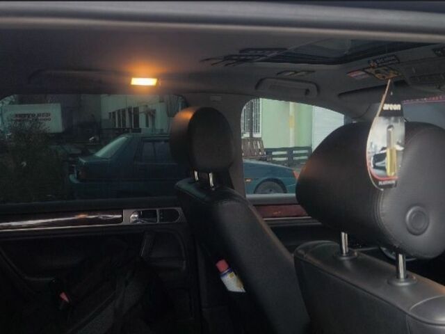 Серый Фольксваген Туарег, объемом двигателя 0 л и пробегом 312 тыс. км за 5900 $, фото 6 на Automoto.ua