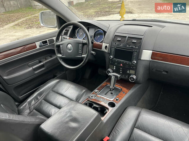 Серый Фольксваген Туарег, объемом двигателя 3 л и пробегом 340 тыс. км за 5500 $, фото 8 на Automoto.ua