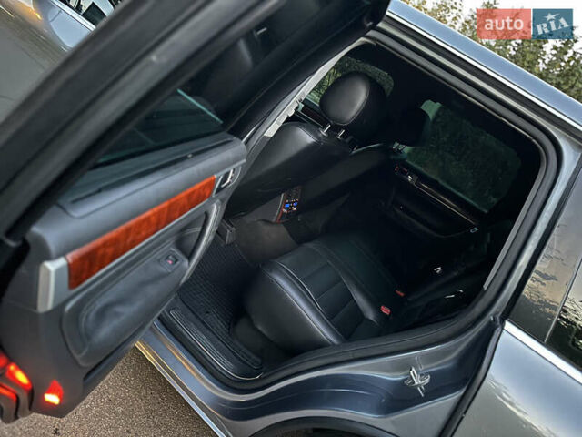 Серый Фольксваген Туарег, объемом двигателя 3 л и пробегом 220 тыс. км за 8250 $, фото 40 на Automoto.ua