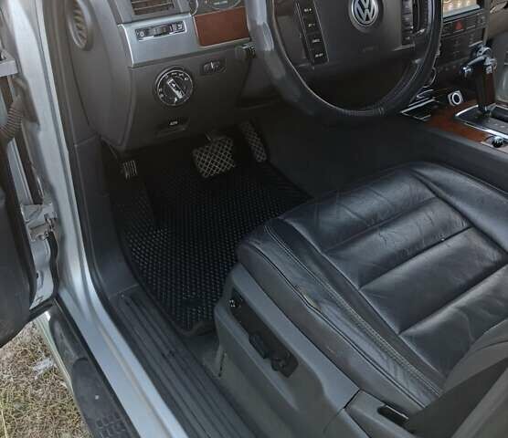 Сірий Фольксваген Туарег, об'ємом двигуна 3.19 л та пробігом 290 тис. км за 8000 $, фото 4 на Automoto.ua