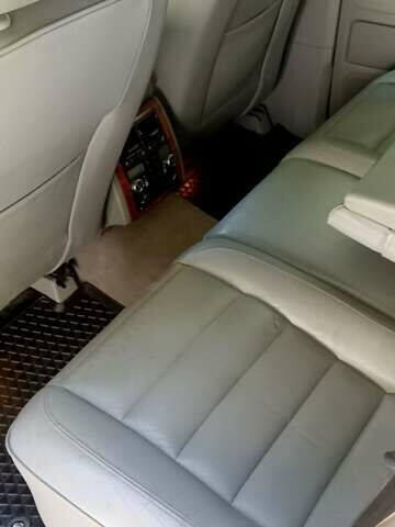 Серый Фольксваген Туарег, объемом двигателя 3 л и пробегом 304 тыс. км за 9300 $, фото 5 на Automoto.ua