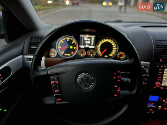 Серый Фольксваген Туарег, объемом двигателя 3 л и пробегом 220 тыс. км за 8250 $, фото 47 на Automoto.ua