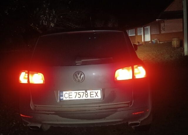 Сірий Фольксваген Туарег, об'ємом двигуна 2.5 л та пробігом 200 тис. км за 7500 $, фото 3 на Automoto.ua