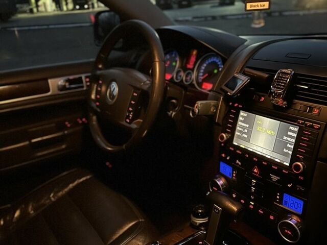 Серый Фольксваген Туарег, объемом двигателя 3 л и пробегом 340 тыс. км за 5350 $, фото 15 на Automoto.ua