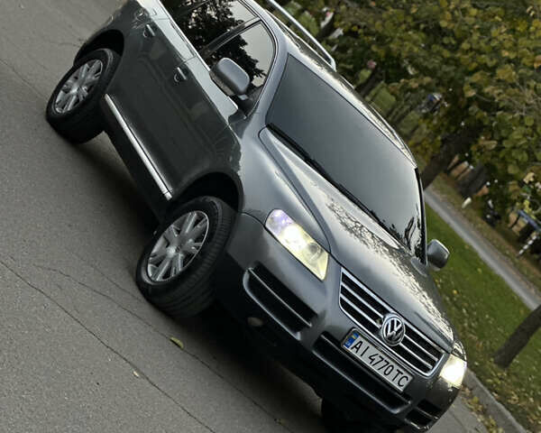 Серый Фольксваген Туарег, объемом двигателя 3 л и пробегом 220 тыс. км за 8250 $, фото 8 на Automoto.ua