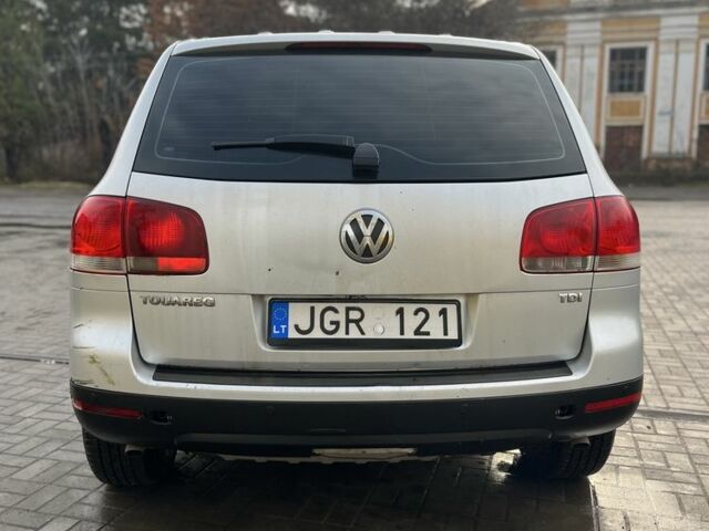 Серый Фольксваген Туарег, объемом двигателя 0 л и пробегом 200 тыс. км за 3600 $, фото 4 на Automoto.ua