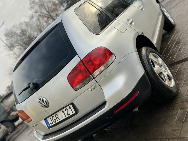 Серый Фольксваген Туарег, объемом двигателя 0 л и пробегом 200 тыс. км за 3600 $, фото 5 на Automoto.ua