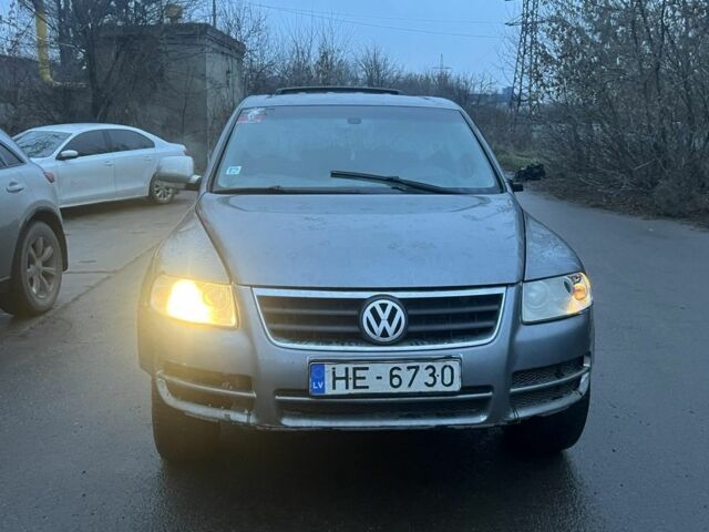 Сірий Фольксваген Туарег, об'ємом двигуна 3.2 л та пробігом 350 тис. км за 3000 $, фото 1 на Automoto.ua