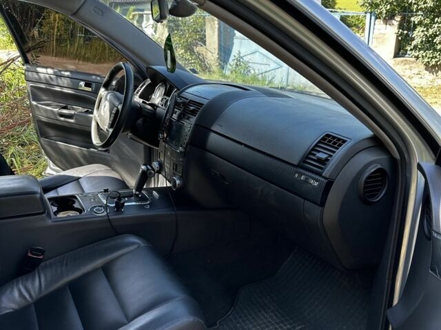 Серый Фольксваген Туарег, объемом двигателя 3 л и пробегом 290 тыс. км за 5800 $, фото 11 на Automoto.ua