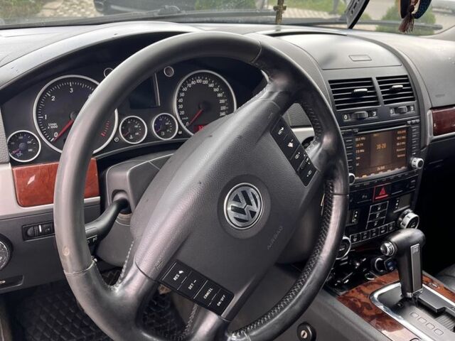 Сірий Фольксваген Туарег, об'ємом двигуна 2.5 л та пробігом 300 тис. км за 6800 $, фото 7 на Automoto.ua