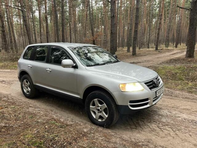 Серый Фольксваген Туарег, объемом двигателя 0 л и пробегом 250 тыс. км за 3900 $, фото 2 на Automoto.ua