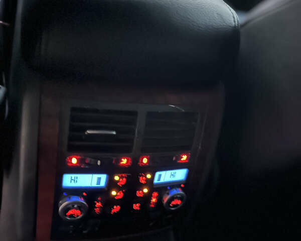 Серый Фольксваген Туарег, объемом двигателя 3 л и пробегом 220 тыс. км за 8250 $, фото 41 на Automoto.ua