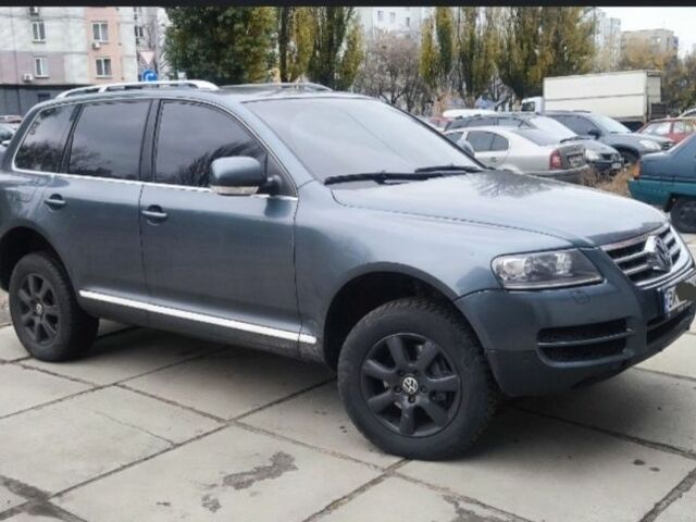 Серый Фольксваген Туарег, объемом двигателя 0 л и пробегом 312 тыс. км за 5900 $, фото 3 на Automoto.ua