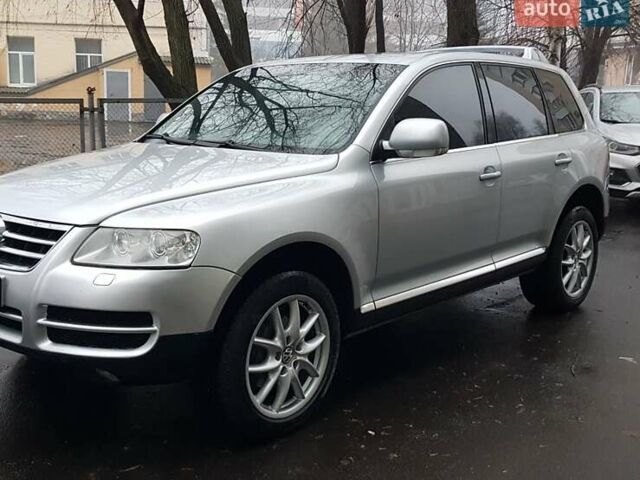 Сірий Фольксваген Туарег, об'ємом двигуна 3.2 л та пробігом 235 тис. км за 7500 $, фото 2 на Automoto.ua