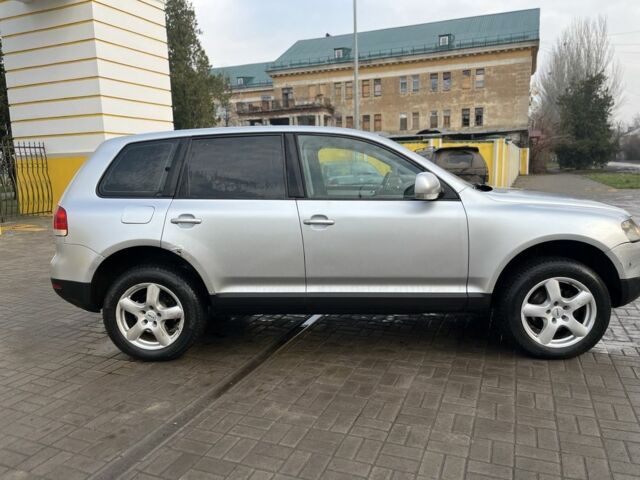 Серый Фольксваген Туарег, объемом двигателя 0 л и пробегом 200 тыс. км за 3600 $, фото 6 на Automoto.ua