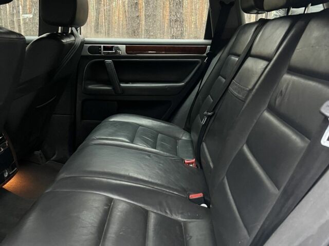 Серый Фольксваген Туарег, объемом двигателя 0 л и пробегом 250 тыс. км за 3900 $, фото 9 на Automoto.ua