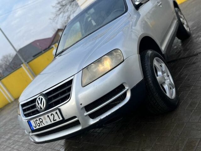 Серый Фольксваген Туарег, объемом двигателя 0 л и пробегом 200 тыс. км за 3600 $, фото 1 на Automoto.ua