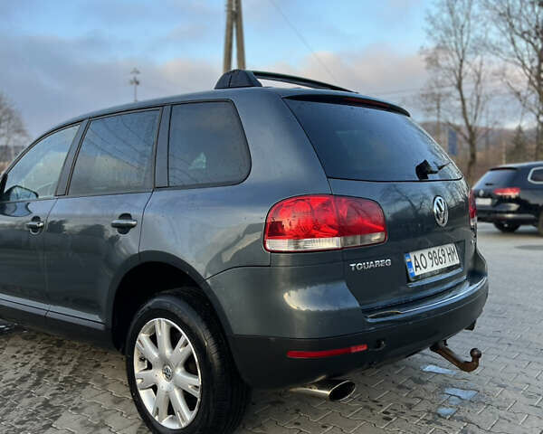 Серый Фольксваген Туарег, объемом двигателя 3 л и пробегом 428 тыс. км за 6700 $, фото 6 на Automoto.ua