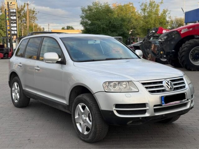 Серый Фольксваген Туарег, объемом двигателя 2.5 л и пробегом 354 тыс. км за 4499 $, фото 2 на Automoto.ua