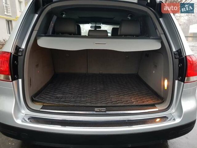 Сірий Фольксваген Туарег, об'ємом двигуна 3.2 л та пробігом 235 тис. км за 7500 $, фото 4 на Automoto.ua