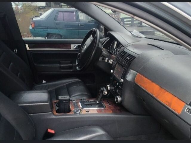 Серый Фольксваген Туарег, объемом двигателя 0 л и пробегом 312 тыс. км за 5900 $, фото 7 на Automoto.ua