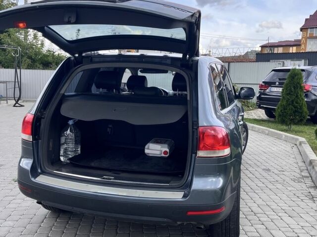 Сірий Фольксваген Туарег, об'ємом двигуна 2.5 л та пробігом 300 тис. км за 6800 $, фото 12 на Automoto.ua