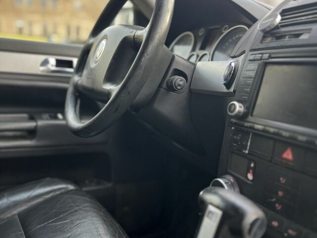 Серый Фольксваген Туарег, объемом двигателя 0 л и пробегом 200 тыс. км за 3600 $, фото 8 на Automoto.ua