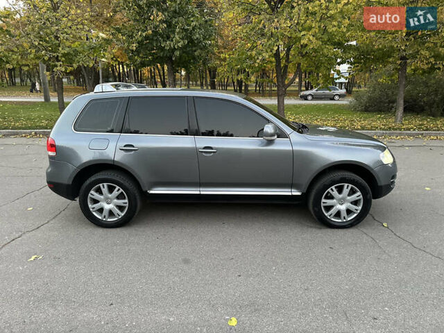 Серый Фольксваген Туарег, объемом двигателя 3 л и пробегом 220 тыс. км за 8250 $, фото 14 на Automoto.ua