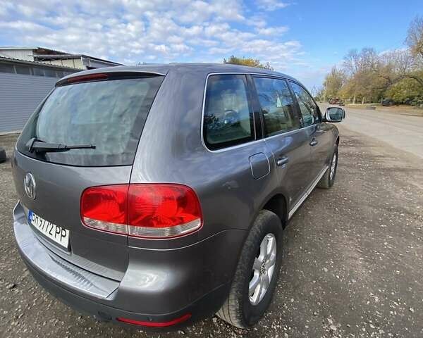 Серый Фольксваген Туарег, объемом двигателя 2.97 л и пробегом 490 тыс. км за 10350 $, фото 13 на Automoto.ua