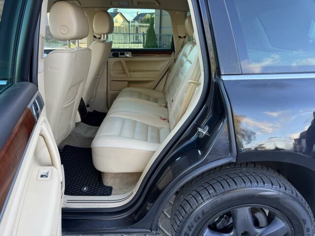 Сірий Фольксваген Туарег, об'ємом двигуна 3 л та пробігом 300 тис. км за 6900 $, фото 13 на Automoto.ua