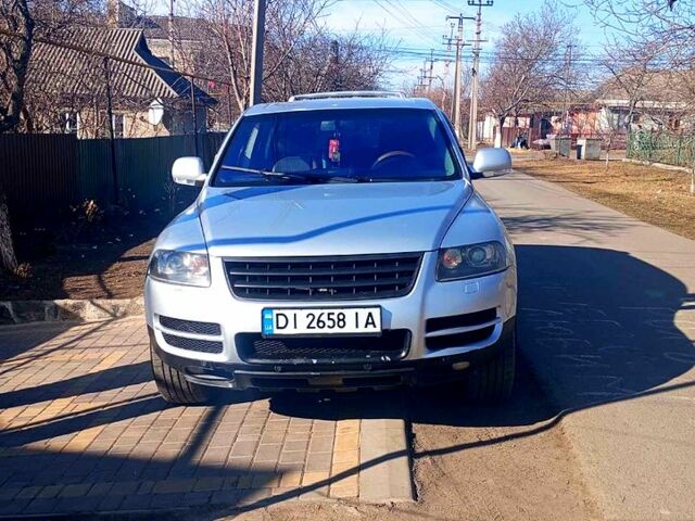 Сірий Фольксваген Туарег, об'ємом двигуна 2.5 л та пробігом 268 тис. км за 7800 $, фото 4 на Automoto.ua