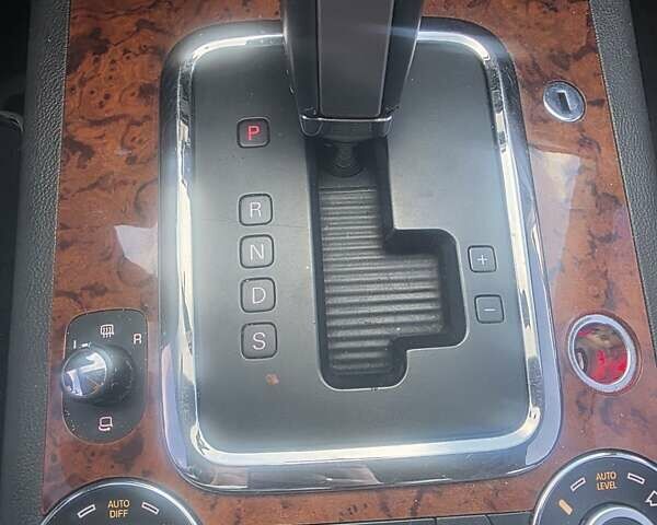 Фольксваген Туарег 2006 у Вилкове на Automoto.ua Сірий Фольксваген Туарег, об'ємом двигуна 2.46 л та пробігом 289 тис. км за 9500 $, фото 22 на Automoto.ua