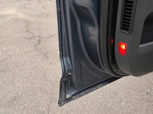 Сірий Фольксваген Туарег, об'ємом двигуна 0 л та пробігом 352 тис. км за 6904 $, фото 17 на Automoto.ua