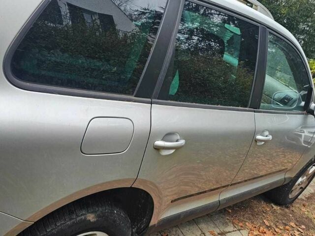 Сірий Фольксваген Туарег, об'ємом двигуна 3 л та пробігом 302 тис. км за 6402 $, фото 3 на Automoto.ua