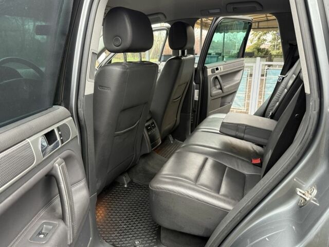 Серый Фольксваген Туарег, объемом двигателя 3 л и пробегом 287 тыс. км за 7150 $, фото 15 на Automoto.ua