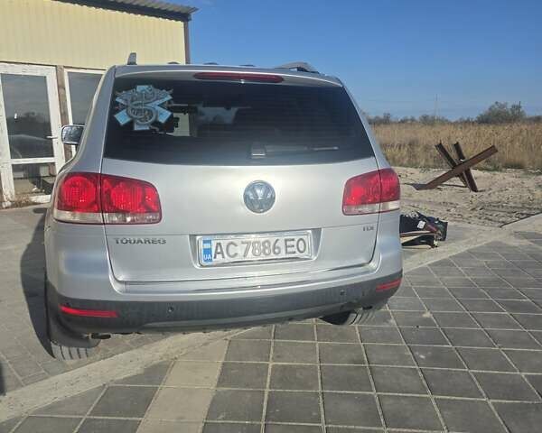 Фольксваген Туарег 2006 у Вилкове на Automoto.ua Сірий Фольксваген Туарег, об'ємом двигуна 2.46 л та пробігом 289 тис. км за 9500 $, фото 2 на Automoto.ua