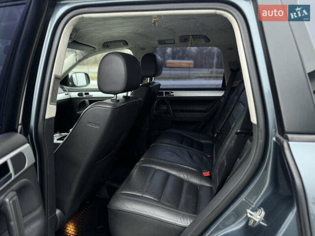 Сірий Фольксваген Туарег, об'ємом двигуна 3 л та пробігом 390 тис. км за 8700 $, фото 20 на Automoto.ua