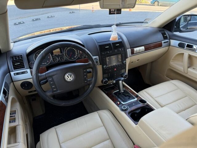 Сірий Фольксваген Туарег, об'ємом двигуна 3 л та пробігом 300 тис. км за 6900 $, фото 19 на Automoto.ua