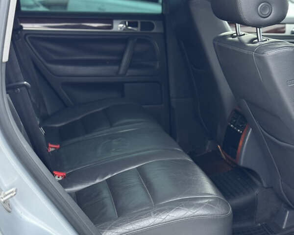 Серый Фольксваген Туарег, объемом двигателя 3 л и пробегом 295 тыс. км за 9700 $, фото 15 на Automoto.ua