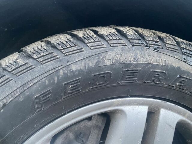 Сірий Фольксваген Туарег, об'ємом двигуна 5 л та пробігом 260 тис. км за 3100 $, фото 19 на Automoto.ua