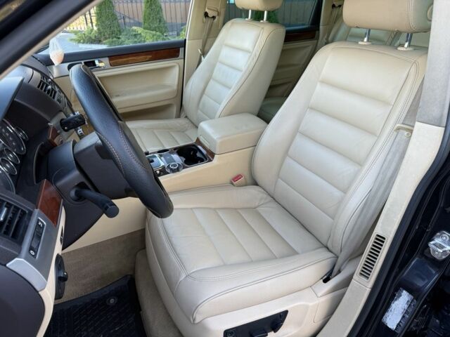 Сірий Фольксваген Туарег, об'ємом двигуна 3 л та пробігом 300 тис. км за 6900 $, фото 15 на Automoto.ua