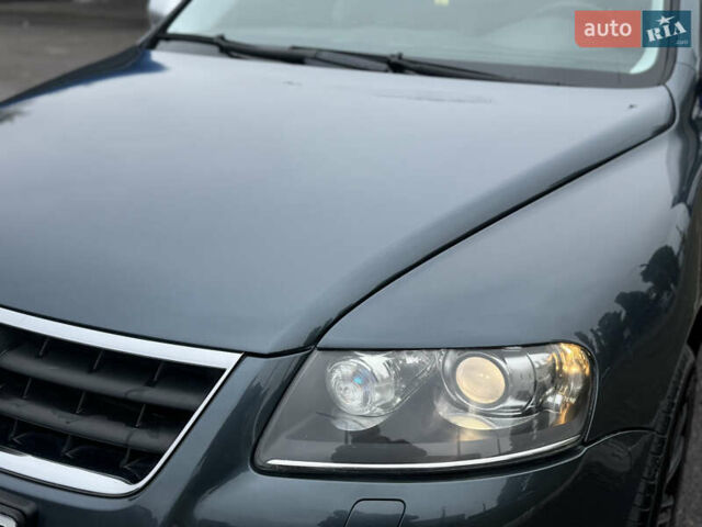 Сірий Фольксваген Туарег, об'ємом двигуна 2.97 л та пробігом 292 тис. км за 10900 $, фото 10 на Automoto.ua