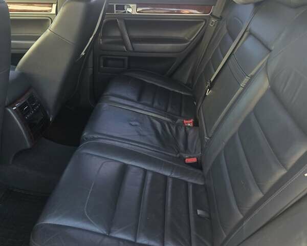 Фольксваген Туарег 2006 у Вилкове на Automoto.ua Сірий Фольксваген Туарег, об'ємом двигуна 2.46 л та пробігом 289 тис. км за 9500 $, фото 14 на Automoto.ua