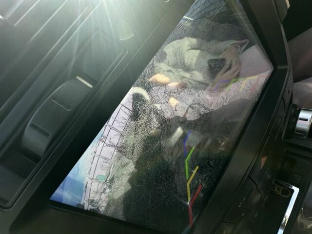 Серый Фольксваген Туарег, объемом двигателя 4.9 л и пробегом 327 тыс. км за 9200 $, фото 7 на Automoto.ua