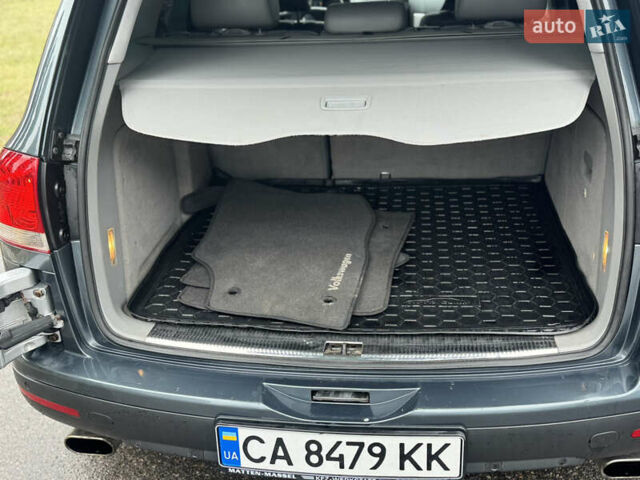Сірий Фольксваген Туарег, об'ємом двигуна 2.97 л та пробігом 292 тис. км за 10900 $, фото 14 на Automoto.ua